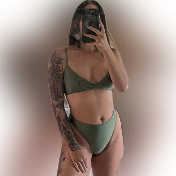 Green Bikini Set - Picture 6 of 6